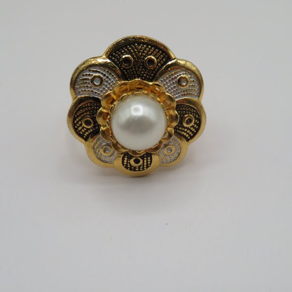 Vintage Damascene Style Faux Pearl Floral Ring Size 5 Adjustable - Picture 7 of 10